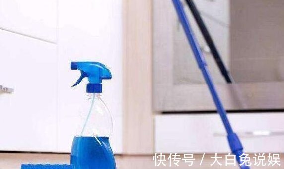 地面|邻居一星期拖一次地板，却比我家还干净，懊悔没早知道这妙招