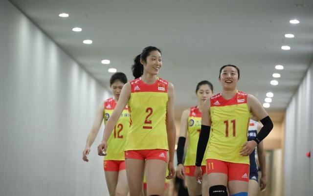 刘晓彤|中国女排奥运12人名单出炉!朱婷张常宁领衔,林莉杨涵玉落选