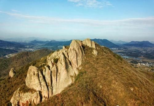 马仁奇峰背面不远处竟还有这么一座神秘未开发的山