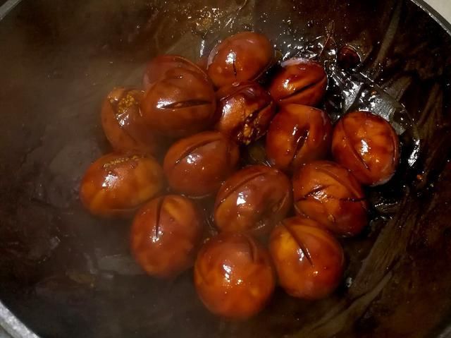 鸡蛋|鸡蛋别再水煮了，教你一个新做法，口感鲜香入味，孩子一次能吃仨