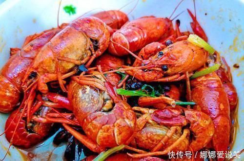 老板|为啥小龙虾今年开始走“下坡路”?夜市老板说漏嘴,才知实情