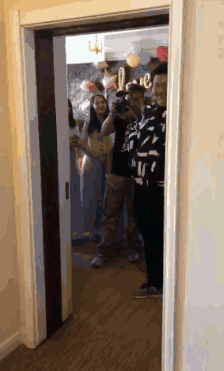 |搞笑GIF:看我眼色行事!要不然就扣你驾照的分数