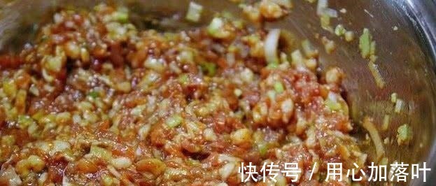 好吃直流油的饺子,调味的时候放这三种调料,香的冒泡,百吃不厌!