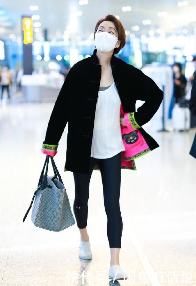 紧身|毛阿敏越老越洋气,唐装配健美裤秀身材曲线,58岁还有“少女腿”