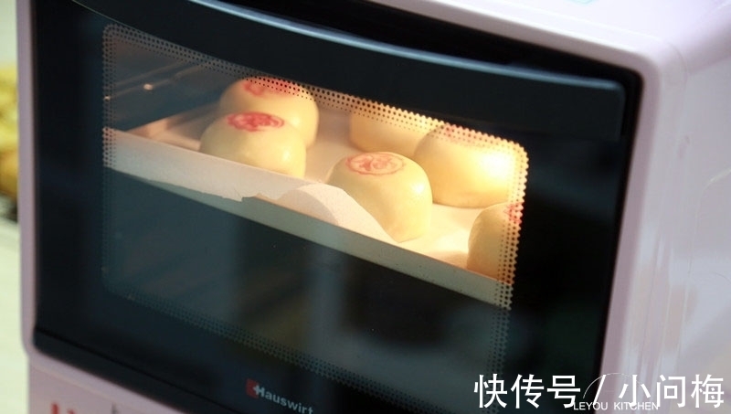 馅料|每年中秋都会做的月饼，咬一口，满手满嘴都是酥皮，比买的还香