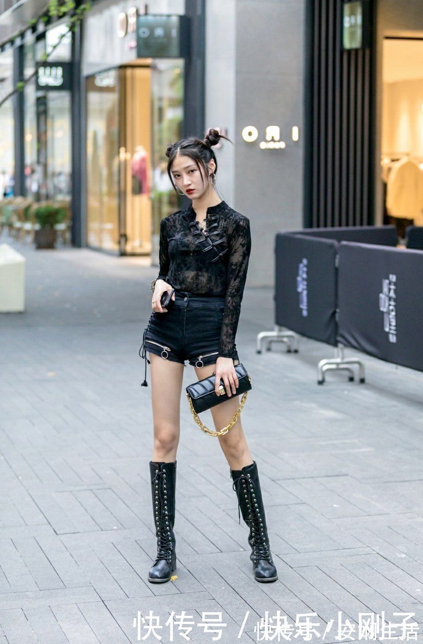 美女 长靴的优势脱颖而出,怎么会有如此好看的美女