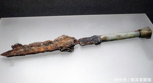 废铁|大墓揭开一神秘古国，出土上万件文物，考古队却最看重一块废铁！
