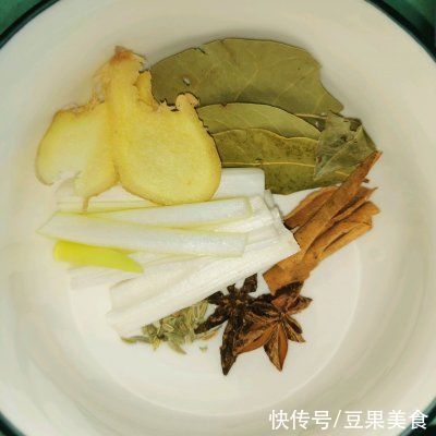 红烧肉最过瘾的吃法，做一次都不够吃