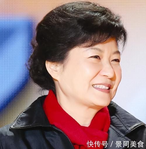 学习书法$朴槿惠,为何写得一手漂亮的中国书法?她的书法水平,到底如何?