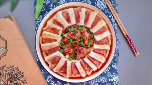 年夜饭菜单请查收，“2素6荤”照着做，寓意福气多多，幸福满满