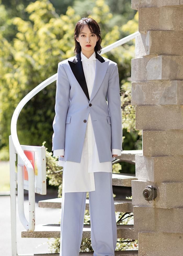 忘掉小黑裤！今年潮人更爱穿“西装+阔腿裤”，时髦显瘦还上档次