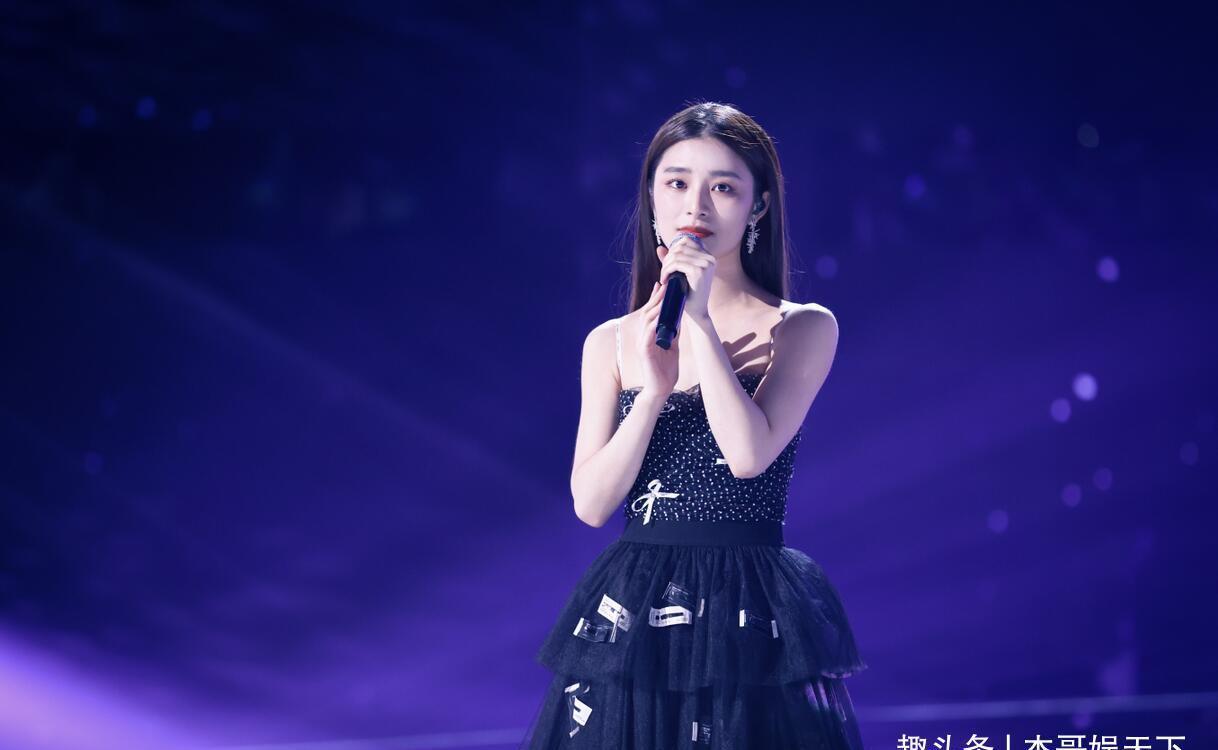 王靖雯|《好声音》专业评审团发话了,姚晓棠满票果然不是因为实力