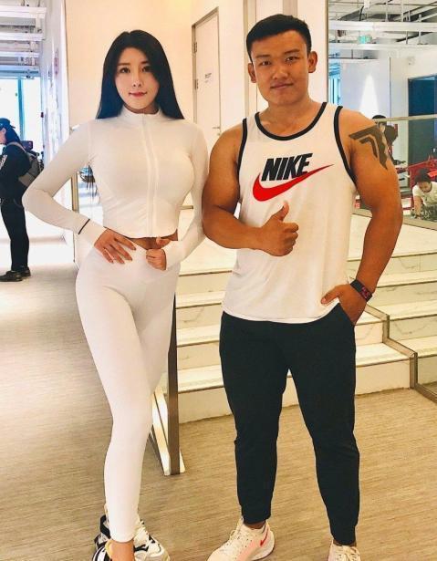 运动|95后女神刘太阳,S形身材让人羡慕,坚持运动是关键