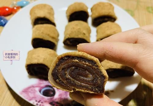 教你制作经典小吃驴打滚的详细教程，简单实用，只要掌握几个窍门一学就会