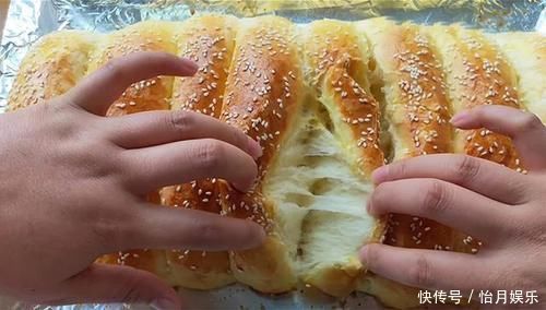 教你做懒人版面包,不用揉面,更不用揉膜,面包柔软拉丝又好吃