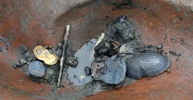 雷焕&放羊娃发现关东军宝藏,足足拉了13辆卡车,政府奖励锦旗加100元