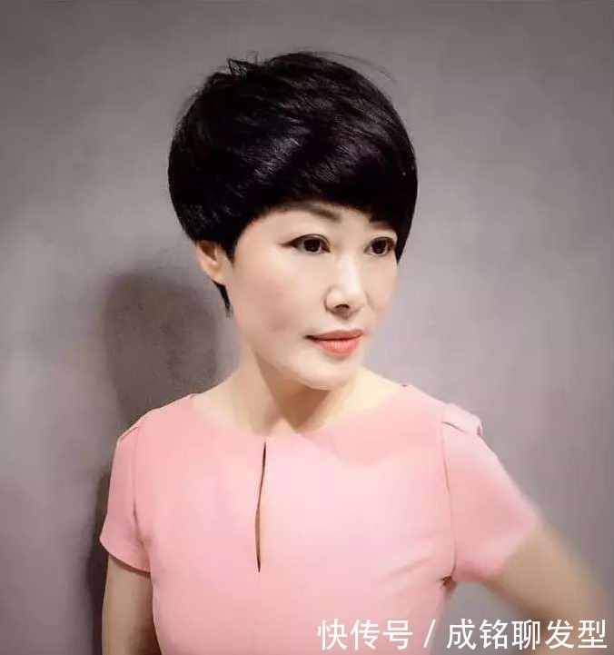 女士|适合四十岁女人的发型,第一类减龄,第二类成熟,第三类之行优雅