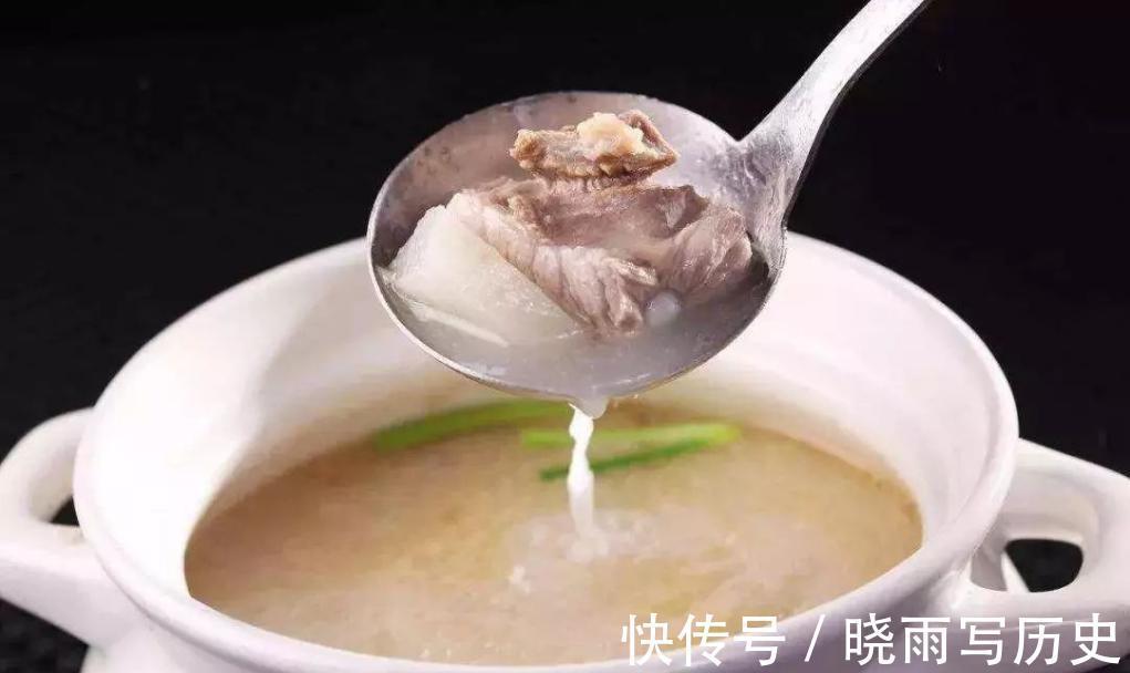 闺蜜|11岁男孩身高发育停滞,医生直言:2物太伤脾,娃爱吃或难长