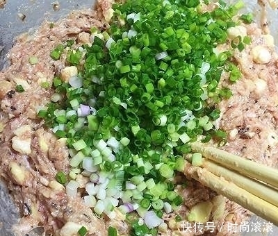 鲜嫩|饺子肉馅这样调,鲜嫩多汁,咬一口流油,美味饺子百吃不厌!