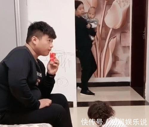 洗脚|“不省心奶爸”使唤娃洗脚火了,曾经是个王者,后来奶奶来了