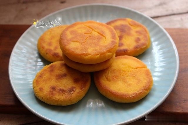 玉米面这样做简单快捷,暄软喷香,比包子馒头好,中老年人要多吃