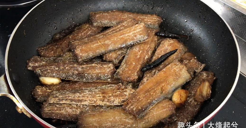 带鱼最好吃的做法，多加一步鲜香肉嫩无腥味，大人小孩都爱吃