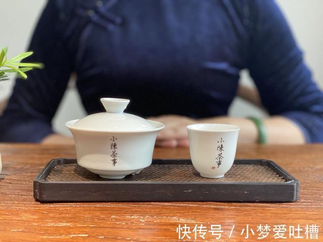 春白茶|冬天煮老白茶暖身,夏天喝新茶解暑,那秋天该如何喝白茶润燥