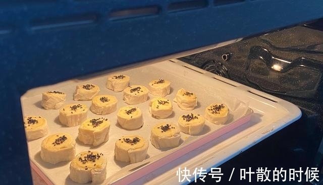 黑暗料理|分享香蕉隐藏吃法，外脆里糯，香香甜甜好滋味，简单几步就搞定