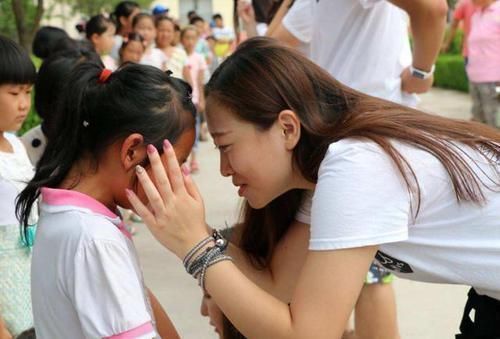 挨打|孩子挨打时出现这些反应,暗示父母该停手了,再打下去没好处