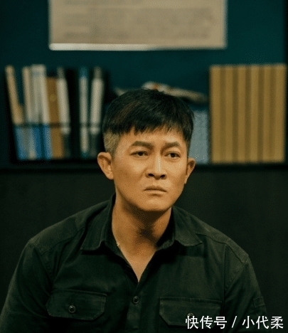 杨志刚|太硬核！杨志刚被尔冬升点评后淘汰，扭头就在公司新戏中随意挑了个角色