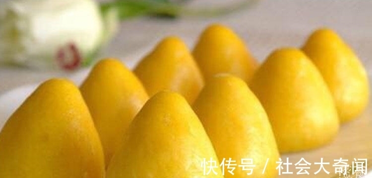 杂粮|玉米面窝窝头，用杂粮制作，健康营养颜色也好看，还寓意十全十美