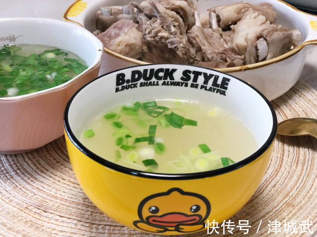 秋天最该吃这肉,比牛肉香,比排骨滋补,热乎乎炖一锅,吃美全家人