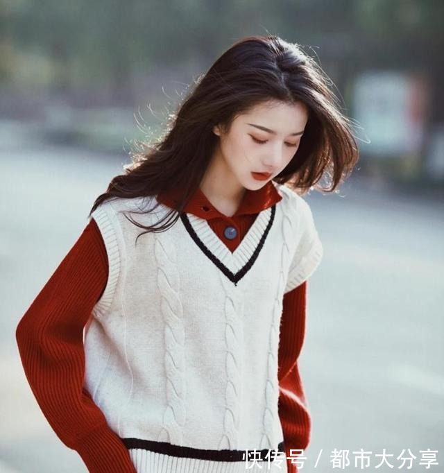 毛衣|今年流行的“红色毛衣”,如何搭配才显高级气质