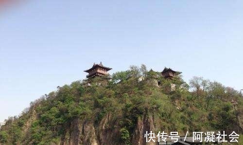 春江花月夜@唐代诗人王湾, 信笔写下了一句妙诗, 被宰相张说视为诗歌典范