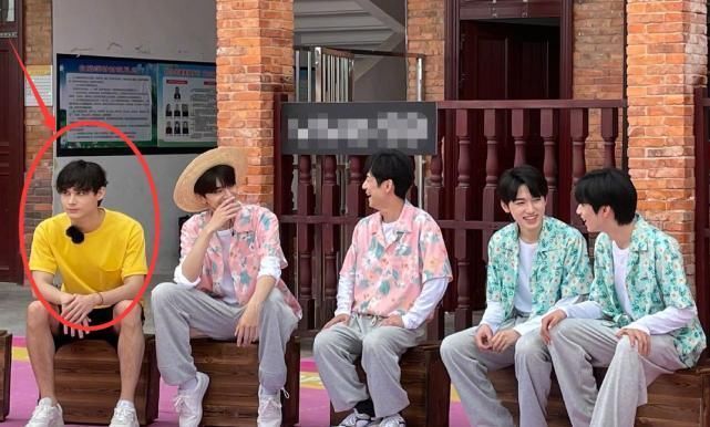 快本|利路修《快本》路透曝光，熟悉的羞澀笑容，一如既往特立獨(dú)行