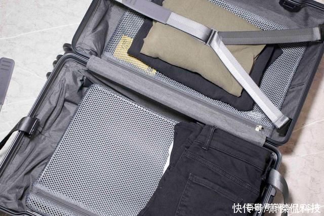 稳固安全，便于携带，说走就走的地平线8号power行李箱