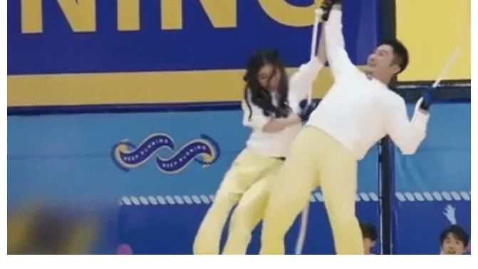 b看了跑男“另類拔河”環(huán)節(jié)，才知道baby是最聰明的人