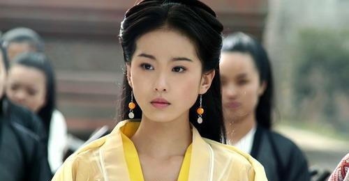 黄衫女子|黄衫女子明明与峨嵋派关系更近,为何帮了丐帮,却对峨嵋派拆台