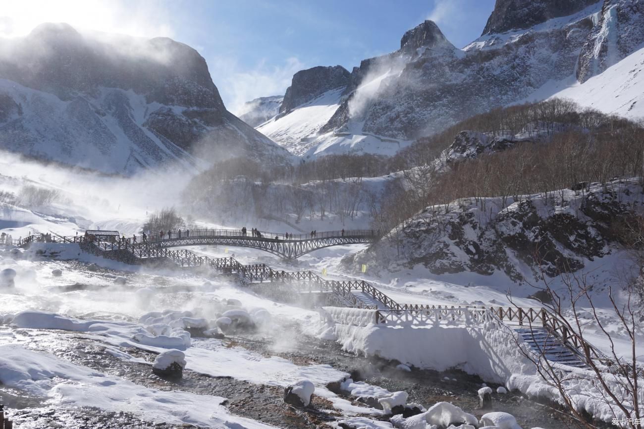 你在南方的艳阳里，大雪纷飞，我在北方的寒夜里，四季如春……