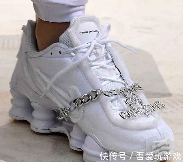 asic 用废弃安全气囊做鞋,都能炒到 2 万元!