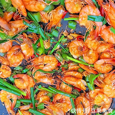 据说这个时候吃#一学就会快手菜#椒盐虾，是最好的