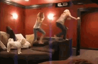 |搞笑GIF:当时就吓懵了 不是说好的只是洗澡吗