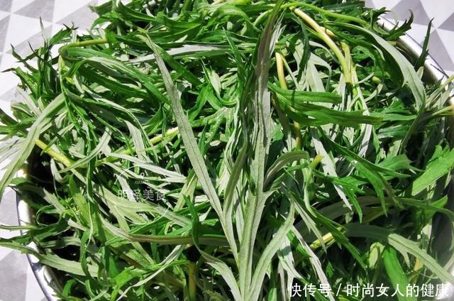 在南方少见，东北常见的一种野菜，加些排骨一炖，真的是一道美味