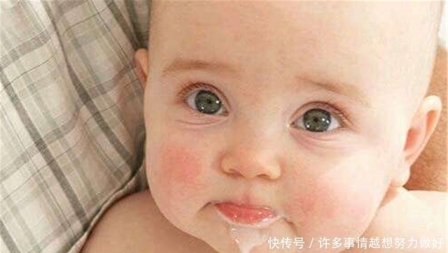 喂养|宝宝有以下表现，宝妈该停止喂奶了，继续下去可能会伤其脾胃