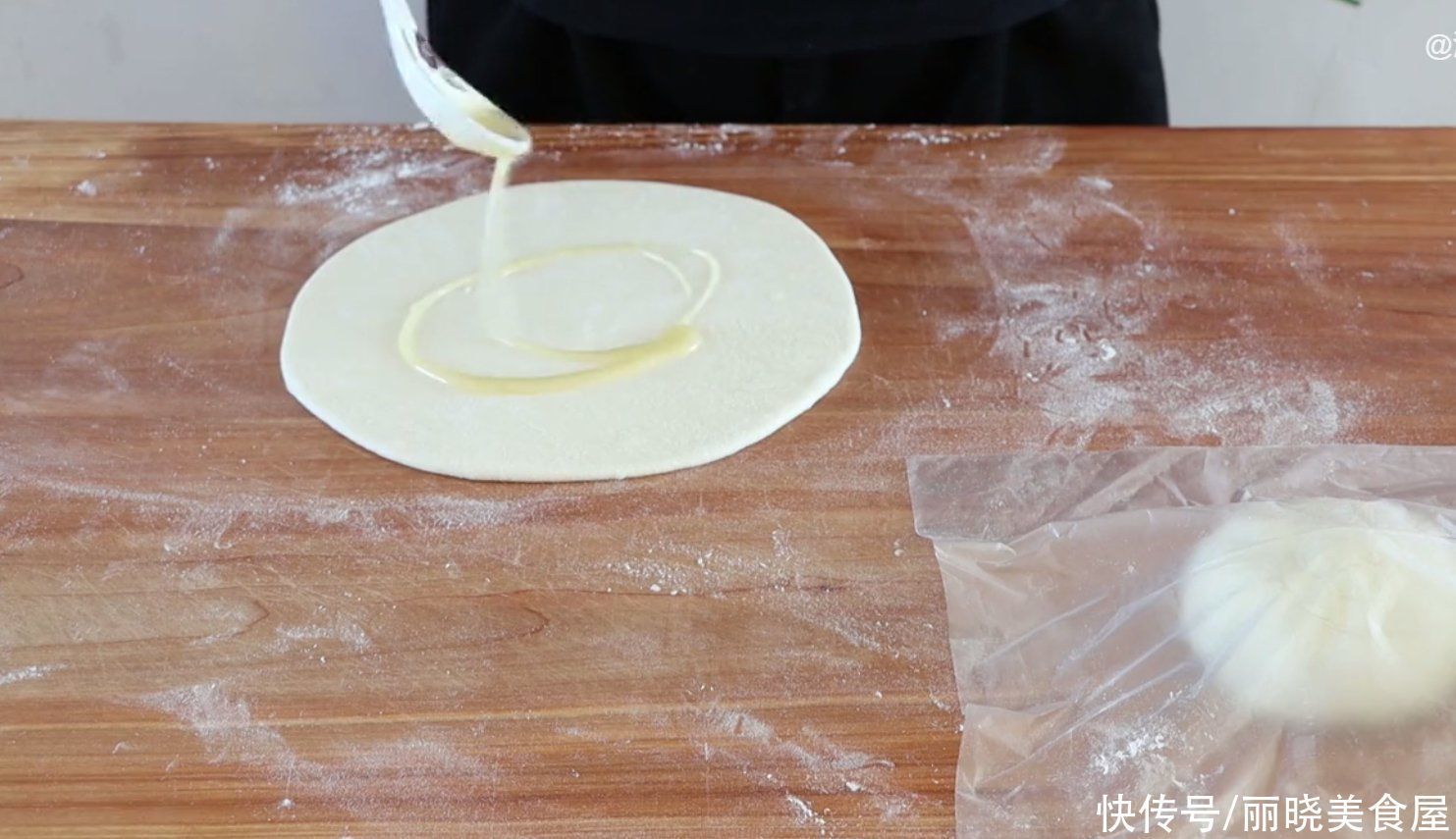 学会这个和面配方：做出家常饼，口袋饼，春饼，个个柔软好吃