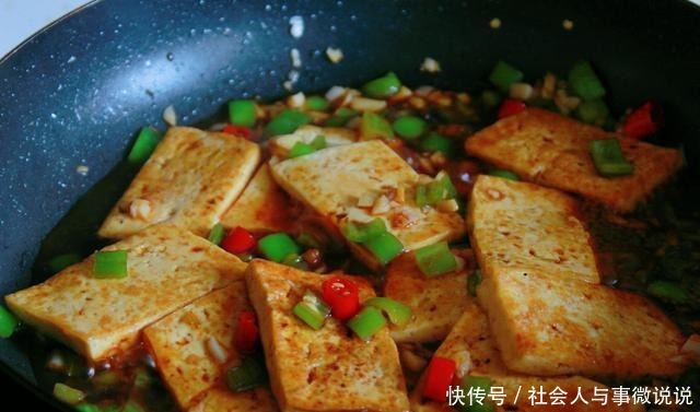  《中餐厅》主推的这道菜，在家做成本不足4元钱，出锅比肉还香