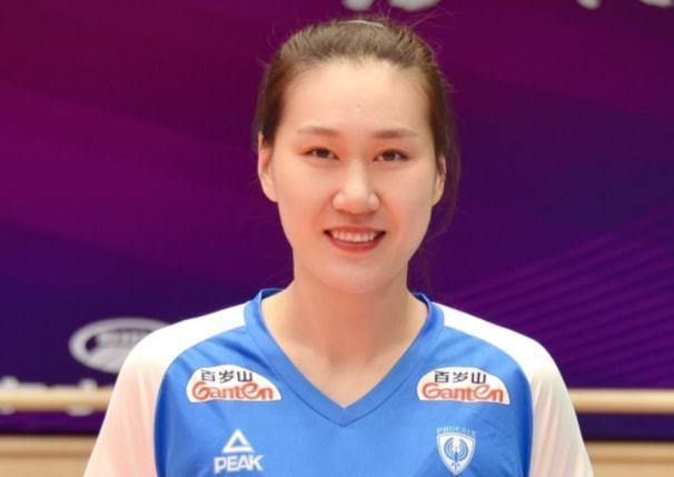 球迷们|22扣15中轰下17分!女排老将生死战力挽狂澜,主攻线杀出强力奇兵