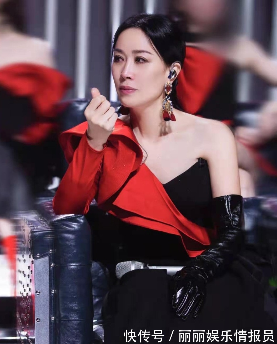 53岁那英挑战空中瑜伽,为决赛变小哭包张柏芝穿芭比粉秀长腿