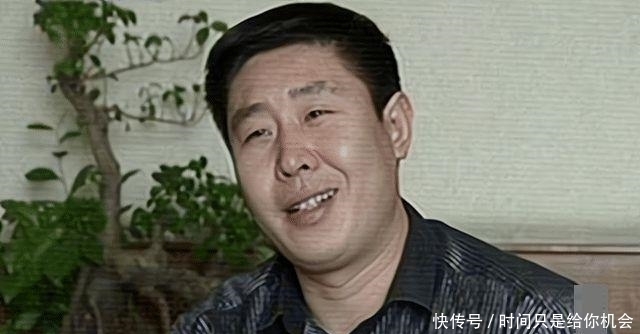 白酒|他一次喝过7斤白酒,为了戒酒用锁链锁住脖子,曾酒桌上喝走了8人