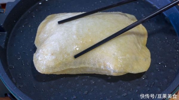 擀面杖|鲜味无敌的鸡蛋灌饼，大人小孩都爱吃